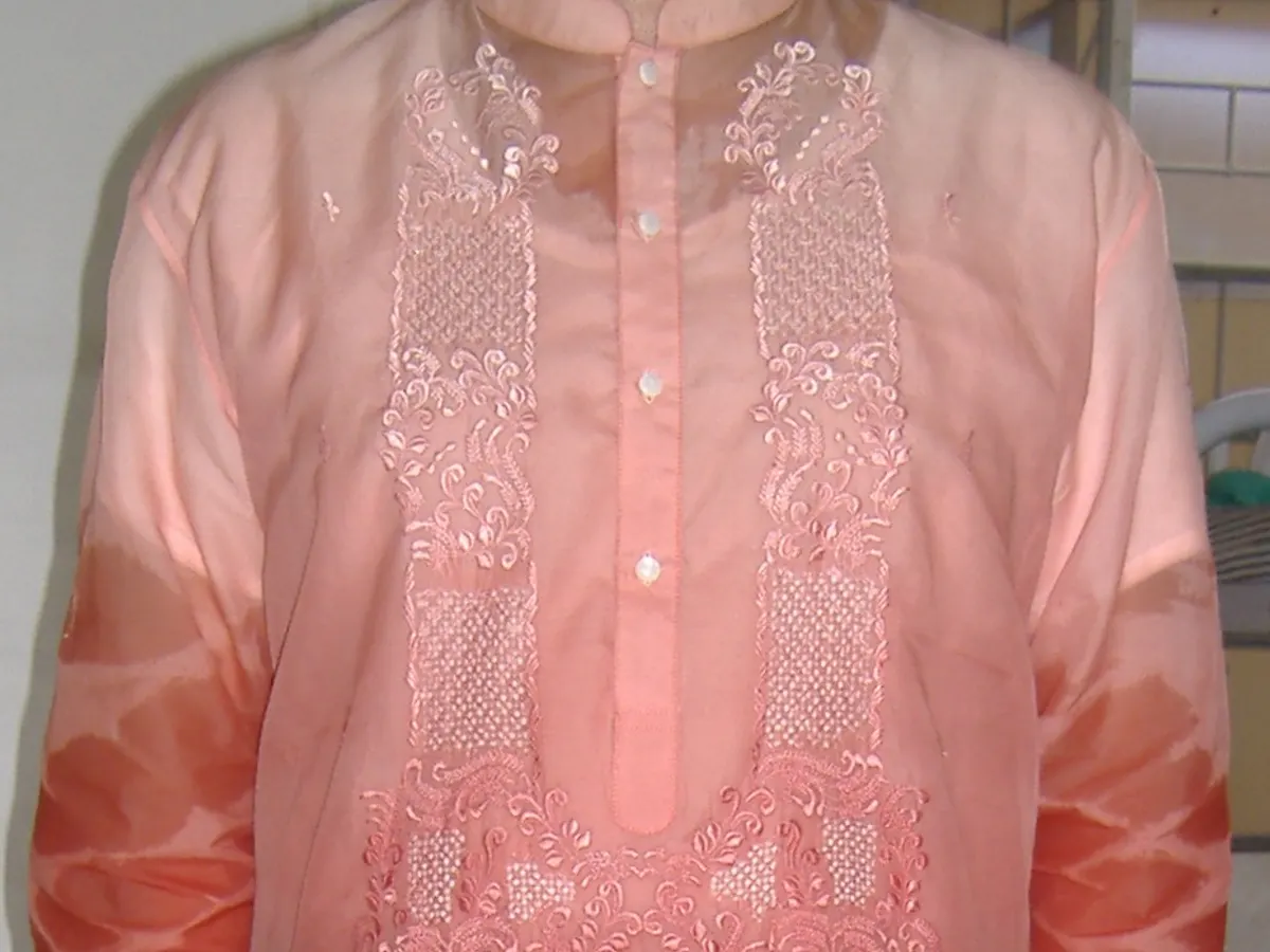 Barong Tagalog, piña (L)