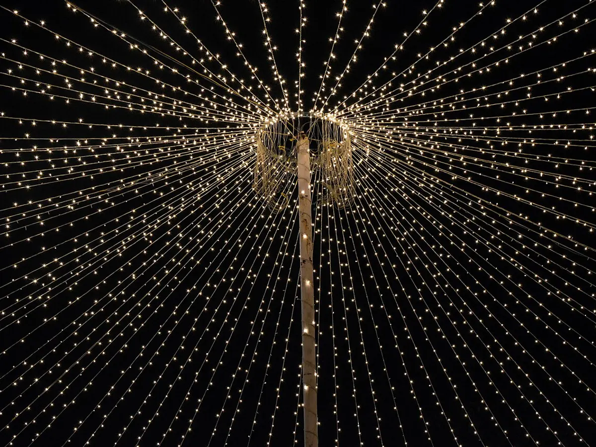 LED string lights 50 m + stands