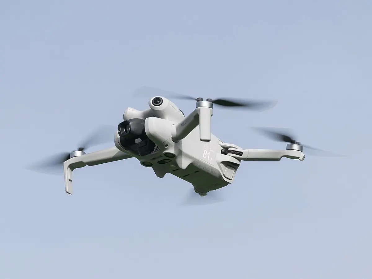 DJI Mini 4 Pro drone, photo 2