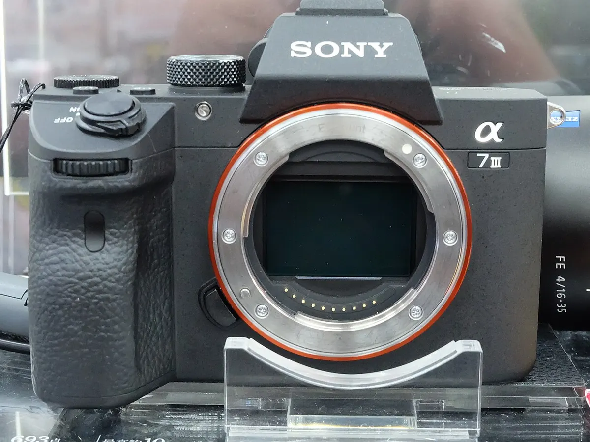 Sony A7 III + 28–70 kit