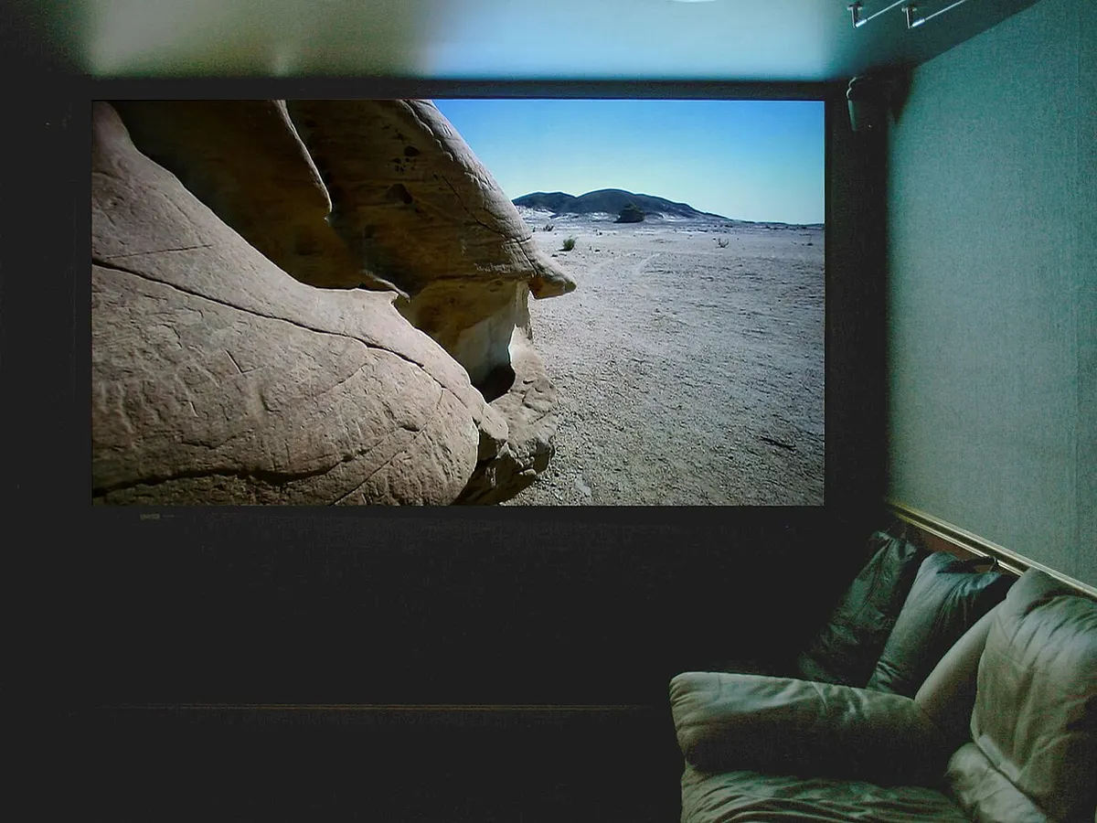 1080p projector + 100" screen, photo 2