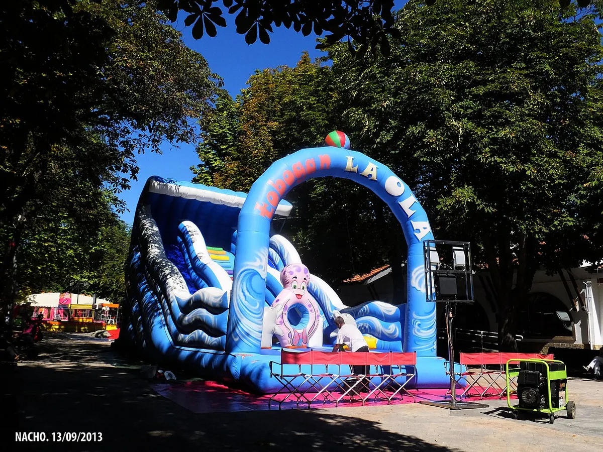Bouncy castle 3×3 m + blower, photo 2