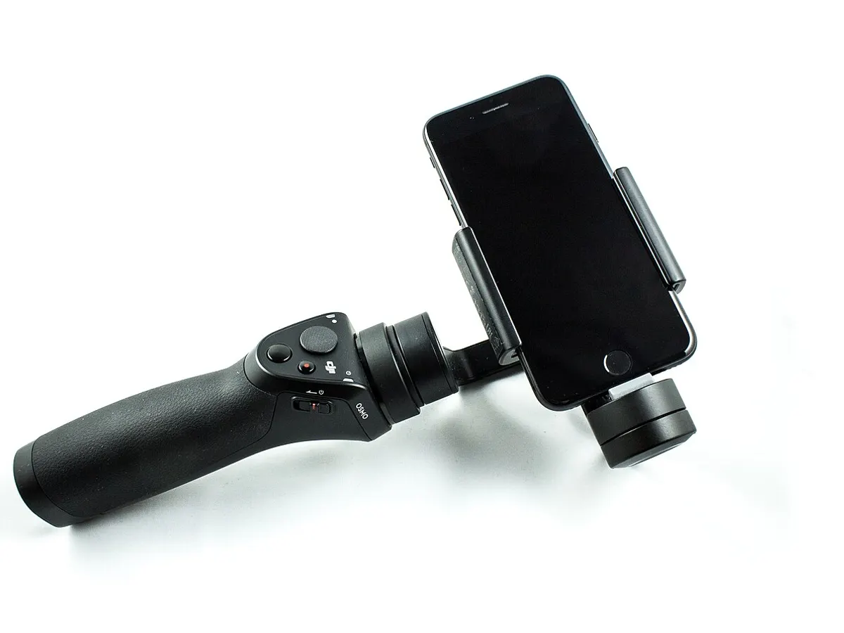 DJI Osmo Mobile 6 gimbal