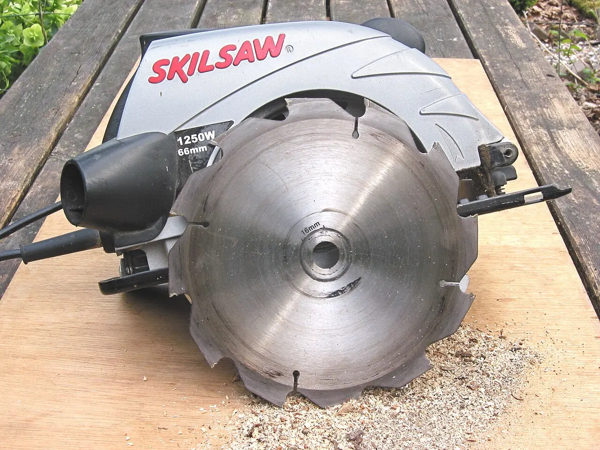 Circular saw 7¼"