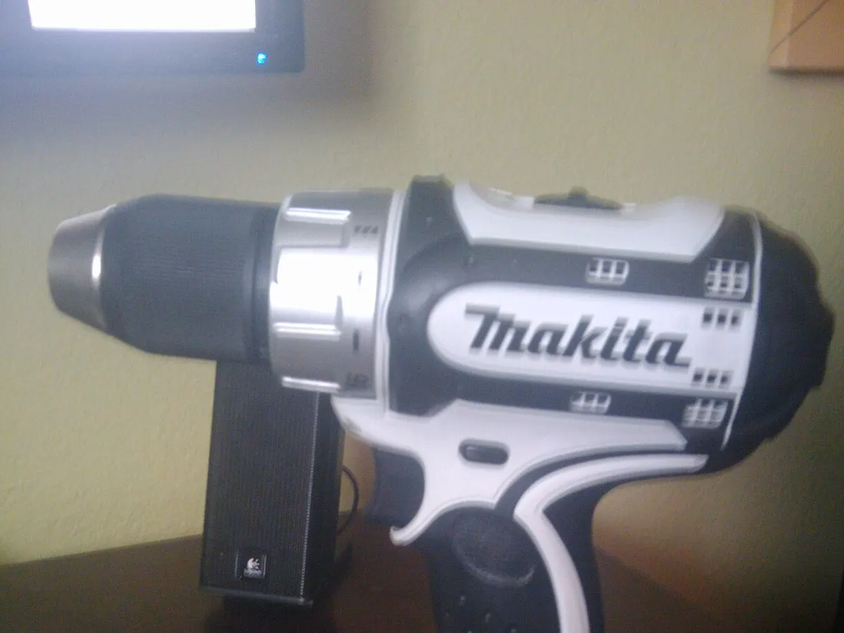 Makita 18V cordless drill driver, photo 2